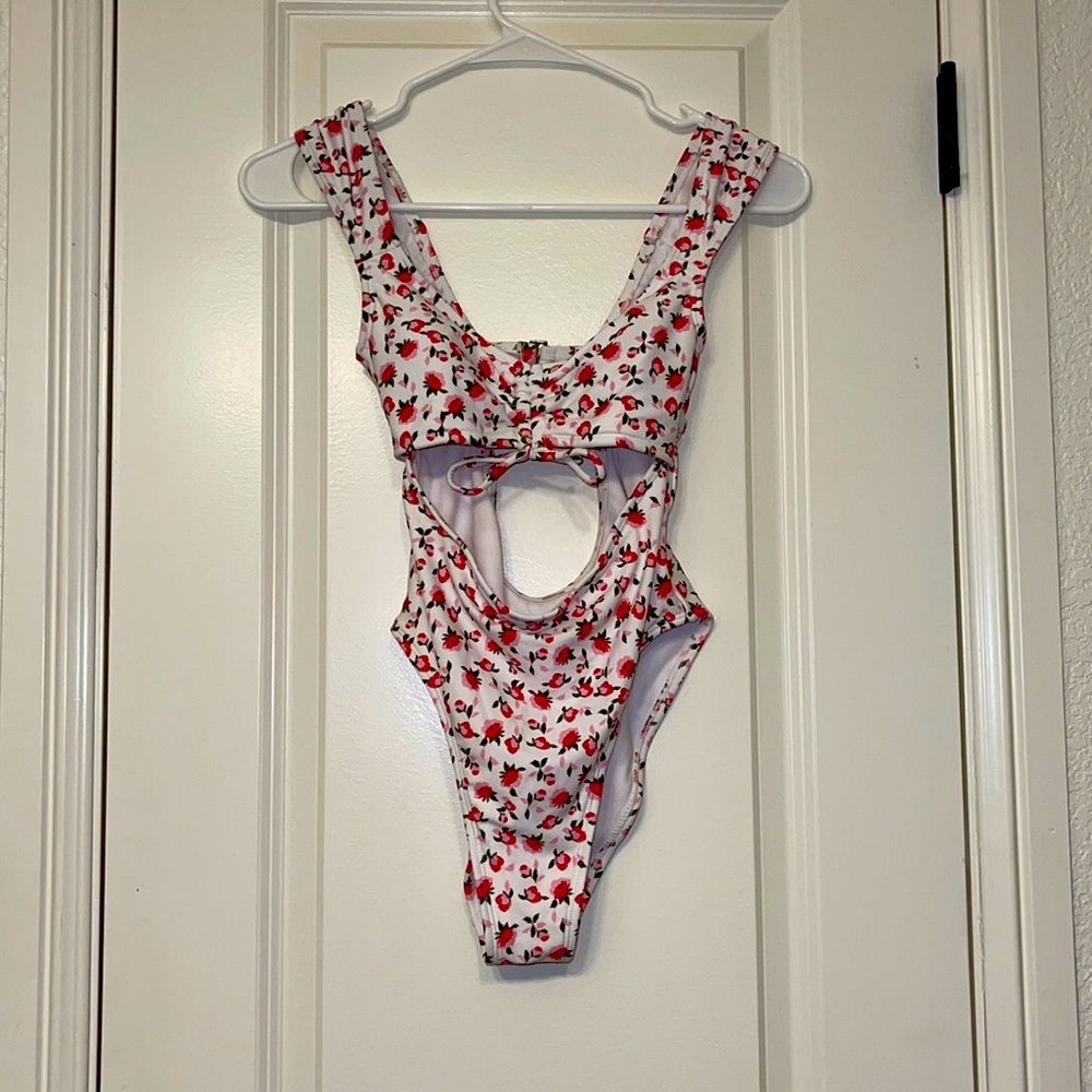 One piece bathing suit